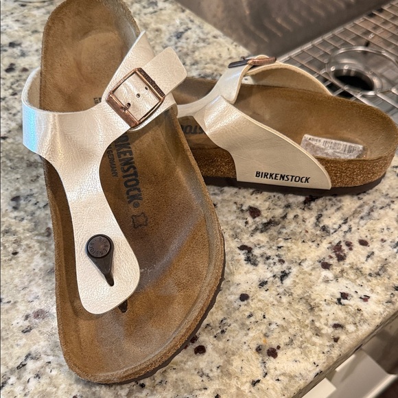 Birkenstocl Metallic Thong Sandals with Rose Gold Buckles - Picture 3 of 5